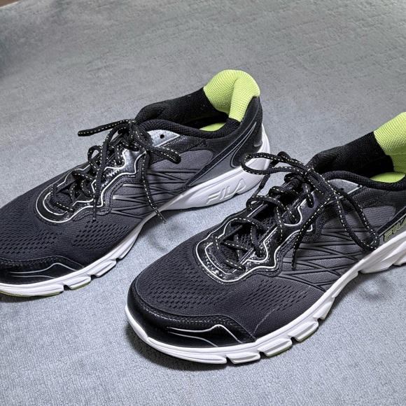 FILA Running Sneakers Black Green Men’s 11 Near New Athletic Shoes - Picture 4 of 6